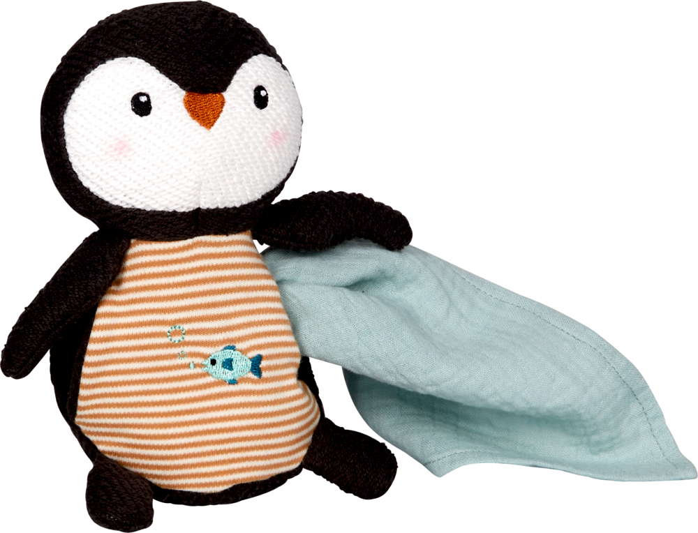 Plüschpinguin mit gestreiftem Bauch, der eine hellblaue Decke hält.