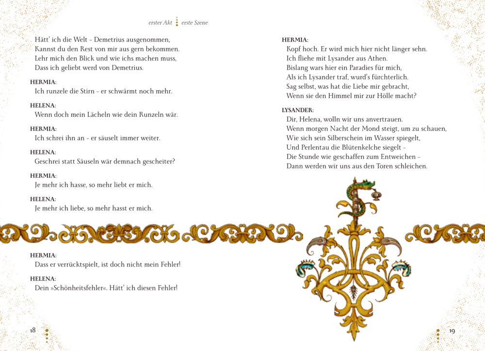 Doppelseite eines Buchs mit Text in zwei Spalten und goldfarbenen ornamentalem Muster am unteren Rand.