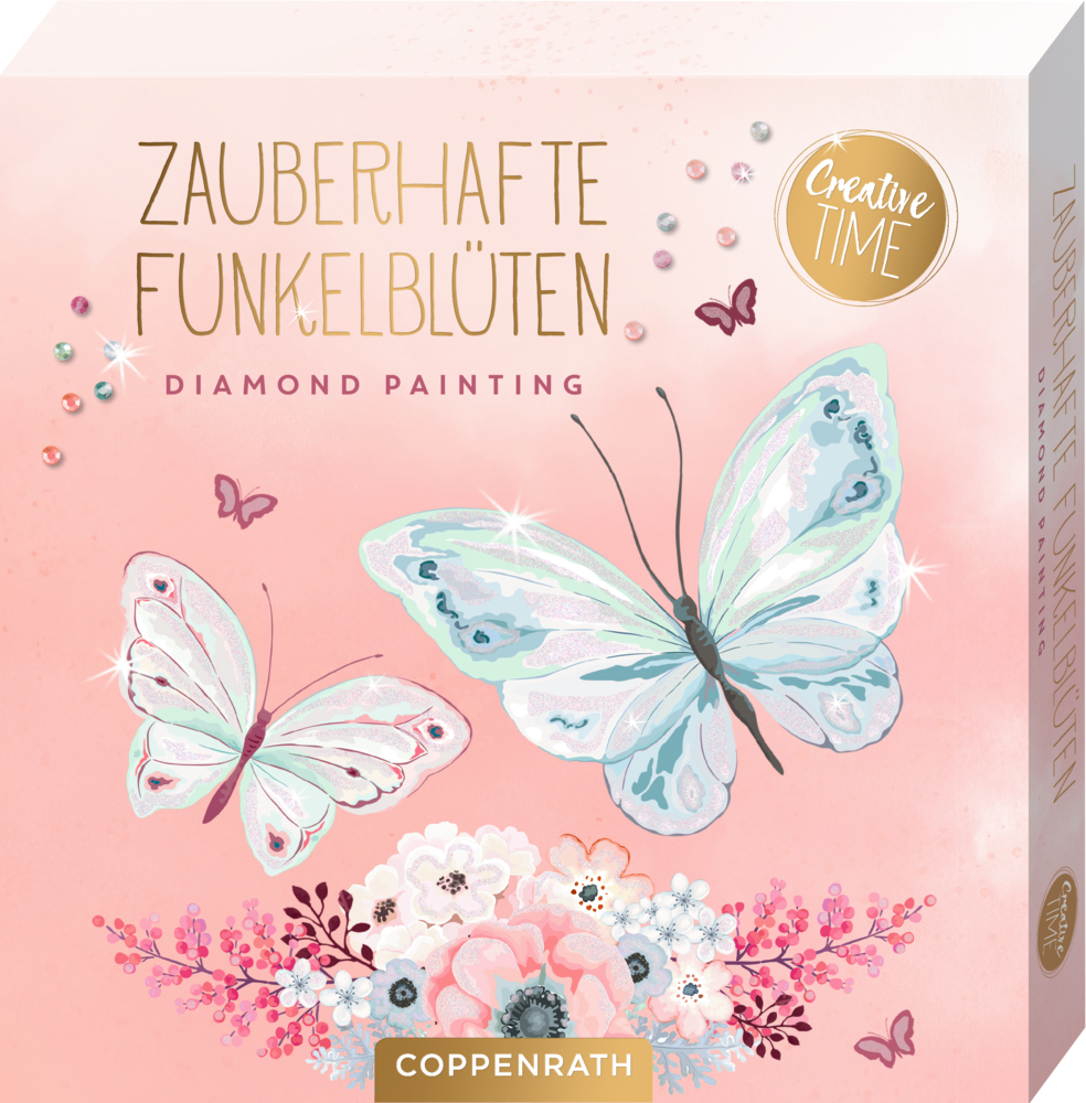 Rosafarbene Schachtel mit zwei illustrierten Schmetterlingen, floralen Details und dem Text: Zauberhafte Funkelblüten für ein Diamant-Malset.