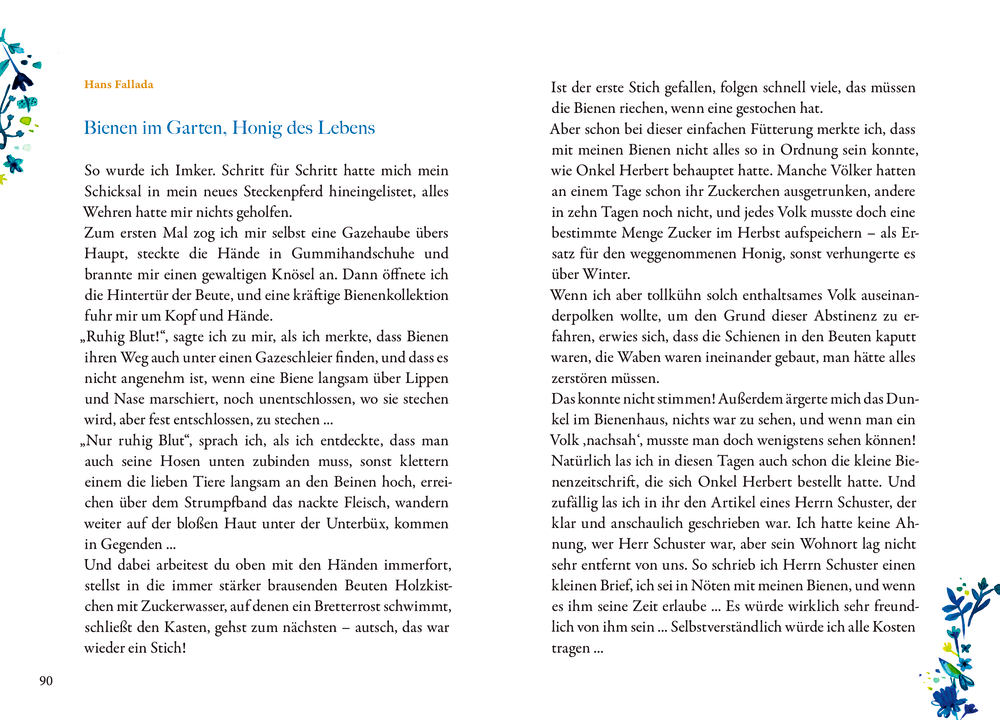 Innenansicht auf der zwei Spalten mit deutschem Text abgebildet sind und in den Ecken mit blauen und gelben Blumenmustern verziert.