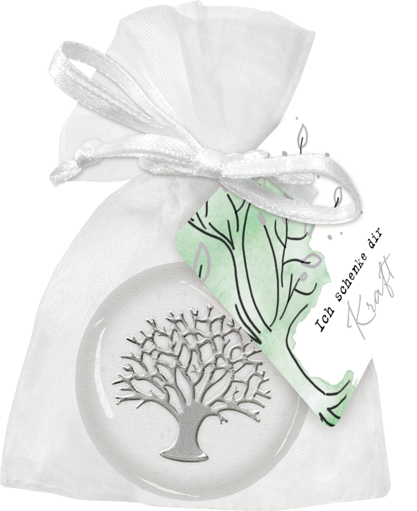 Weißer Organzabeutel mit einem transparentem Handschmeichler und silbernem Baum, daran ein Kärtchen mit der Aufschrift: „Ich schenke dir Kraft.“.