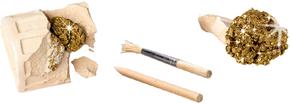 "Goldnugget in Ton mit Holzpickel und Bürste zum Ausgraben, auf weißem Hintergrund dargestellt."
