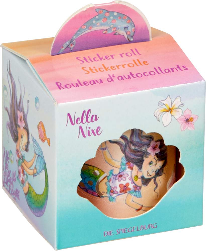Bunte Box mit Meerjungfrauen-Illustration, „Stickerrolle“ und „Nella Nixe“-Etiketten sowie einer Delfinfigur obendrauf.
