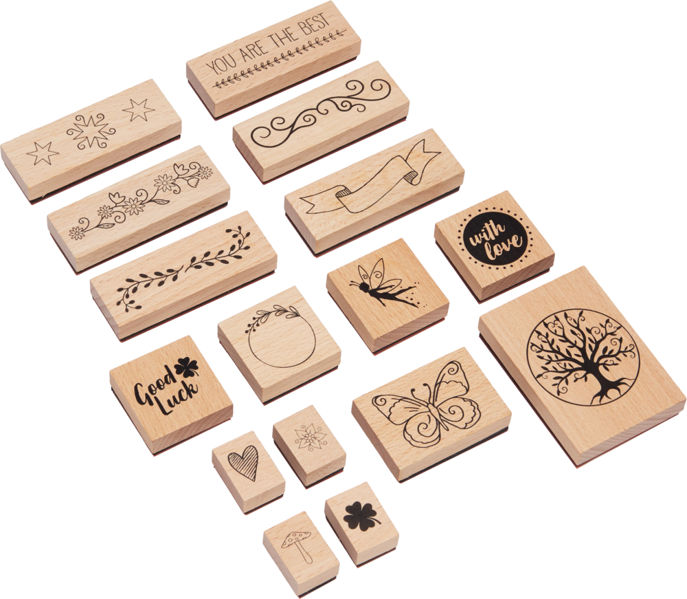 Set aus sechzehn Holzstempeln mit verschiedenen Motiven wie Baum, Schmetterling, Libelle, Herz, Blättern, Sternen und Texten.