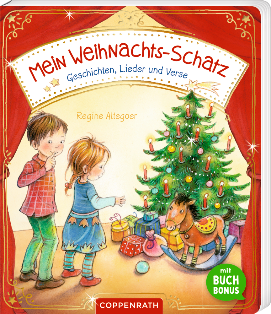 Zwei Kinder betrachten Geschenke unter einem festlich geschmückten Weihnachtsbaum mit Spielpferd und Christbaumschmuck, auf dem Cover von "Mein Weihnachts-Schatz".