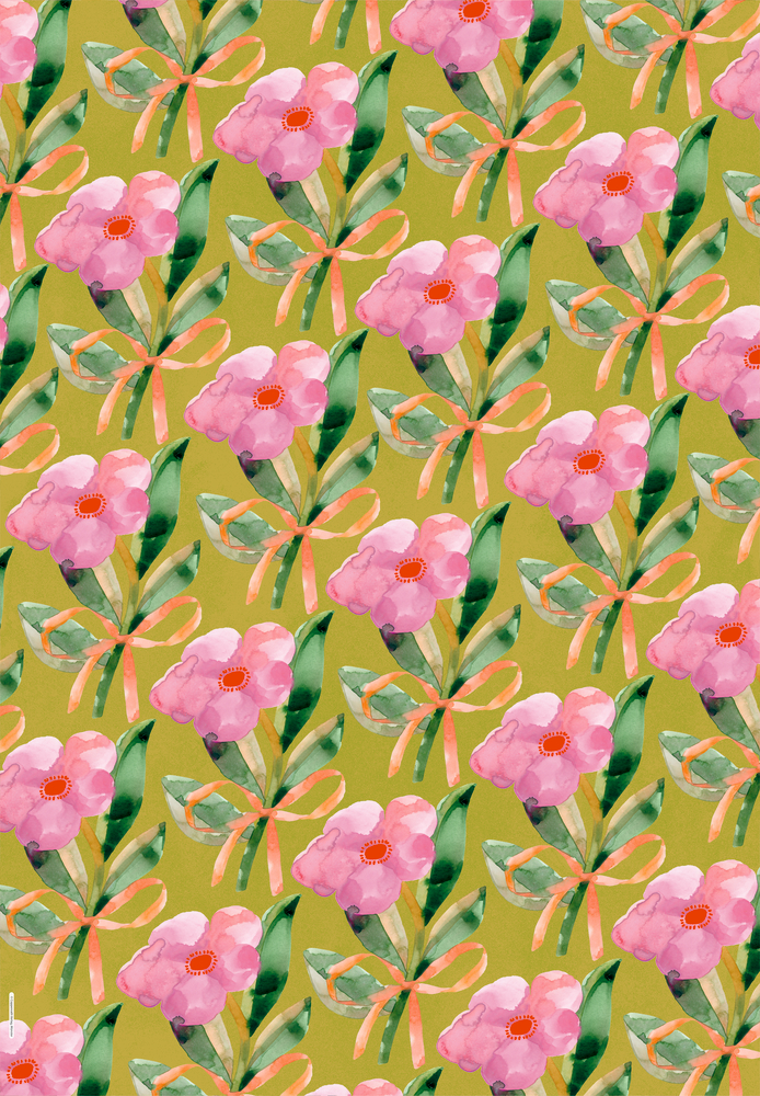 Nahtloses Muster mit rosa Blüten, grünen Blättern und orangefarbenen Schleifen auf olivgrünem Hintergrund.