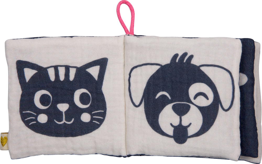 Stoffbuch mit schwarzen Tiermotiven, links Katzenkopf, rechts Hundekopf, an der Oberkante eine pinke Schlaufe.
