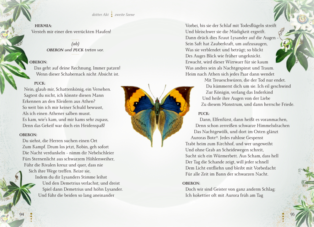 Aufgeschlagenes Buch mit Text auf zwei Seiten, mittig ein Schmetterling mit blauen und orangegelben Flügeln, grüne Blätter am Rand.