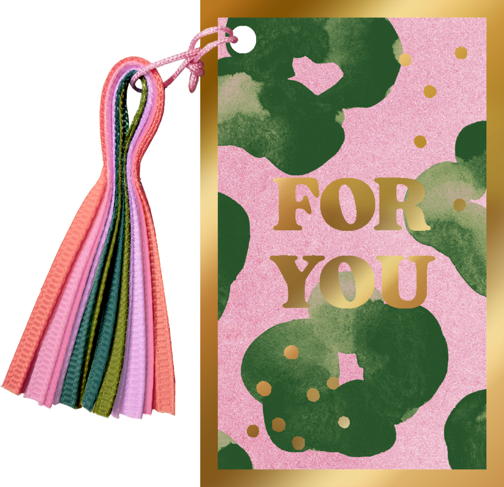 Rechteckanhänger mit pink-grünem Muster, goldener Umrandung, Aufdruck „FOR YOU“ und mehrfarbigem Bandbündel.