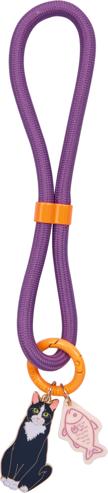 Lila Schlüsselanhänger mit orangefarbenem Karabiner und Anhängern in Katzen- und Fischform.