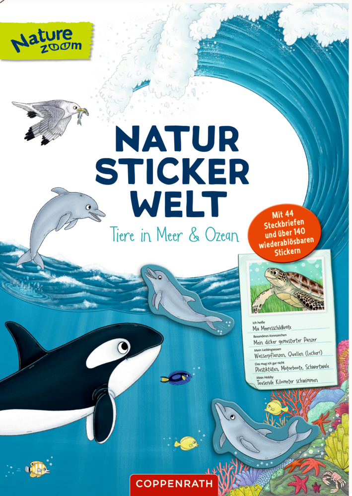 Buchcover: Illustrationen von Meerestieren wie Delfinen, Orca, Fischen, Möwe und Schildkröte auf blauem Hintergrund mit Wellen.