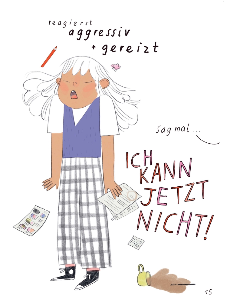 Frustriertes Mädchen mit fliegenden Papieren und verschüttetem Getränk; geschriebene Sätze zeigen ihren Ärger.
