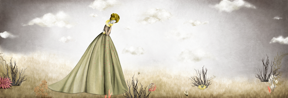 Eine Frau in einem langen grünen Kleid steht auf einer Wiese mit Wolken am Himmel und ein paar verstreuten Pflanzen.