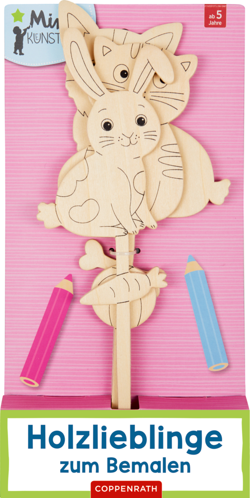 Tierfiguren aus Holz (Hase, Katze, Maus) mit Buntstiften auf rosa Hintergrund.