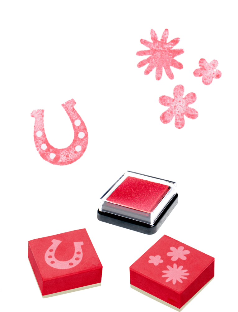 Rotes Stempelkissen mit zwei roten Gummistempeln – einem Hufeisenstempel und einem Blumenstempel – sowie Stempelproben.