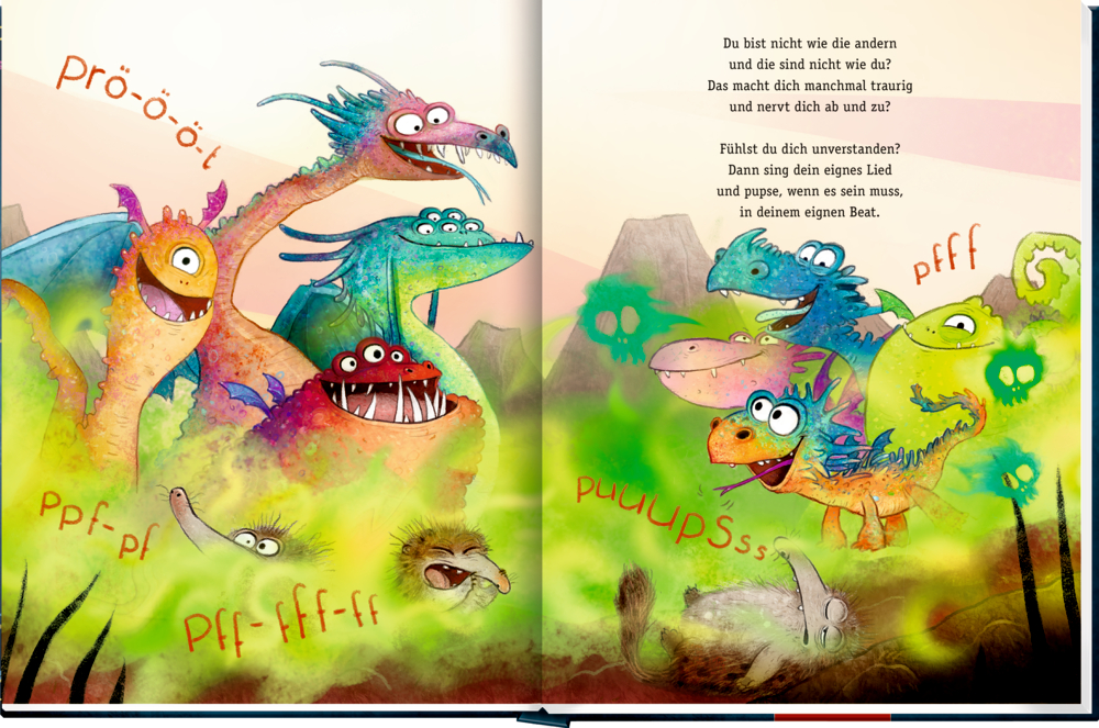 Mehrere bunte, lachende Drachen mit grünem Rauch und lautmalerischen Schriftzügen in einer Berglandschaft.