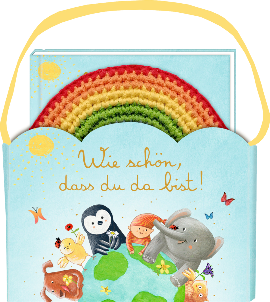 Fröhliche Karte mit gehäkeltem Regenbogen, Tieren und  Text: „Wie schön, dass du da bist!“.