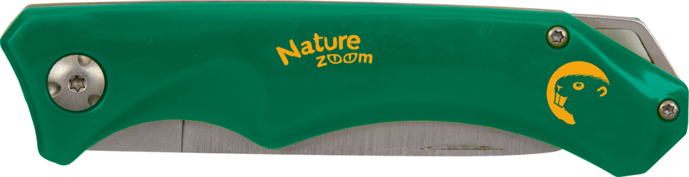 Grüne Klapptaschensäge mit dem Text „Nature Zoom“ und einer gelben Tierkopfgrafik auf dem Griff.