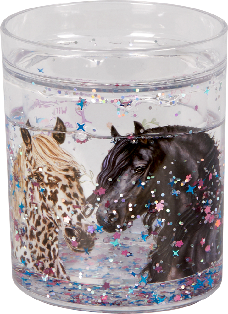 Durchsichtiger Becher mit zwei Pferdebildern und schwimmendem Glitzer in Stern- und Kreisform im Inneren.