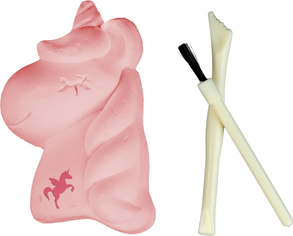 Rosa Einhornfigur aus Gips mit kleinem Einhornmotiv, daneben zwei weiße Werkzeuge mit Pinsel und Spatel.