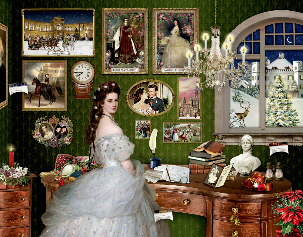 Eine Frau im Ballkleid steht an einem prunkvollen Schreibtisch in einem kunstvoll dekorierten, winterlichen Antikzimmer.