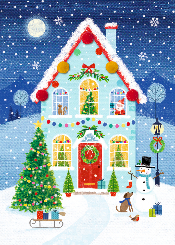 Verschneites Haus mit Weihnachtsdekoration, Christbaum, Schneemann, Hund und Geschenken vor roter Tür mit Kranz.