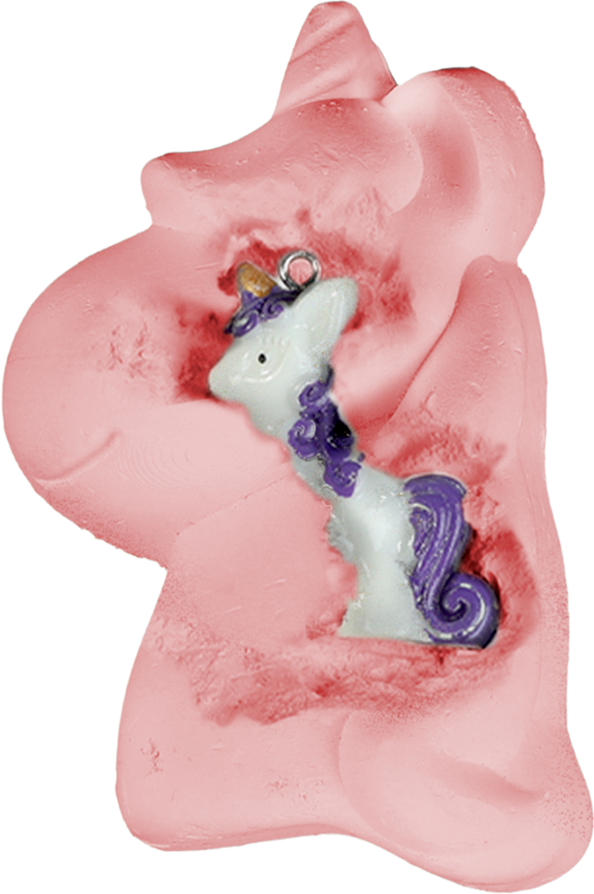 Rosa Einhornfigur mit eingearbeitetem weißen Einhornanhänger mit lila Mähne und Horn.
