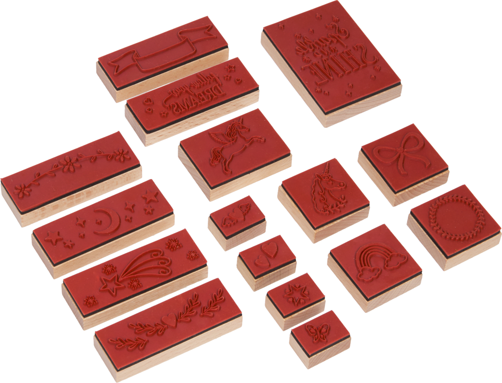 Set aus 16 roten Gummistempeln mit Holzgriff, mit Motiven wie Einhorn, Stern, Herz, Schleife, Regenbogen und Blumenranken.