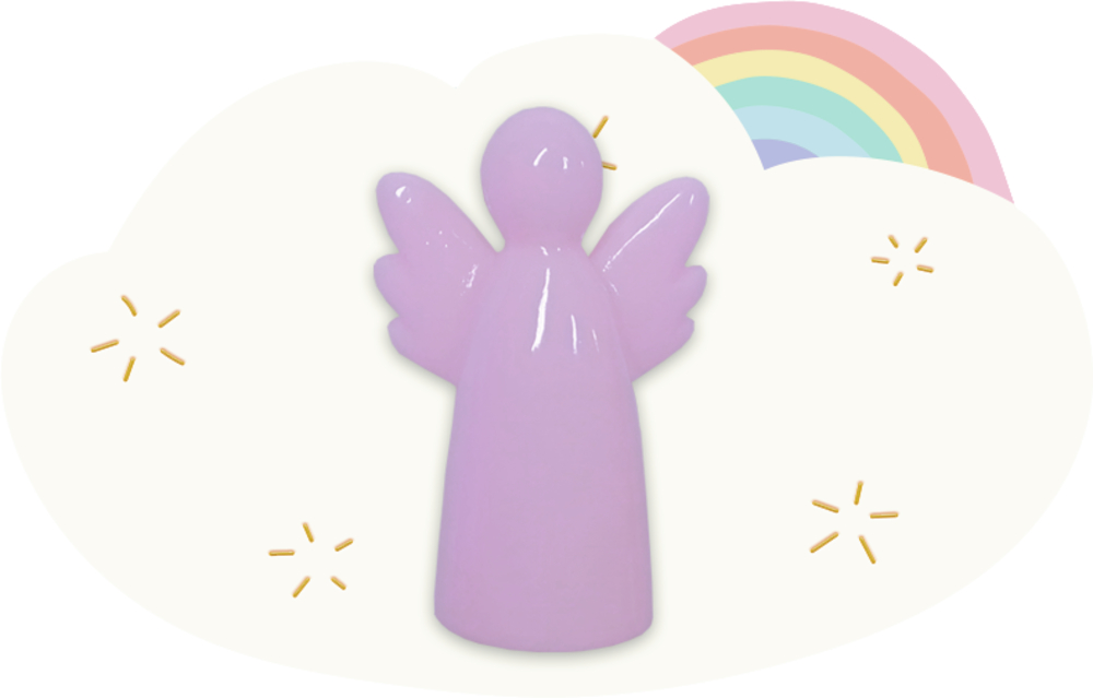 Lila Engelsfigur mit pastellfarbenem Regenbogen und Sternen im Hintergrund.