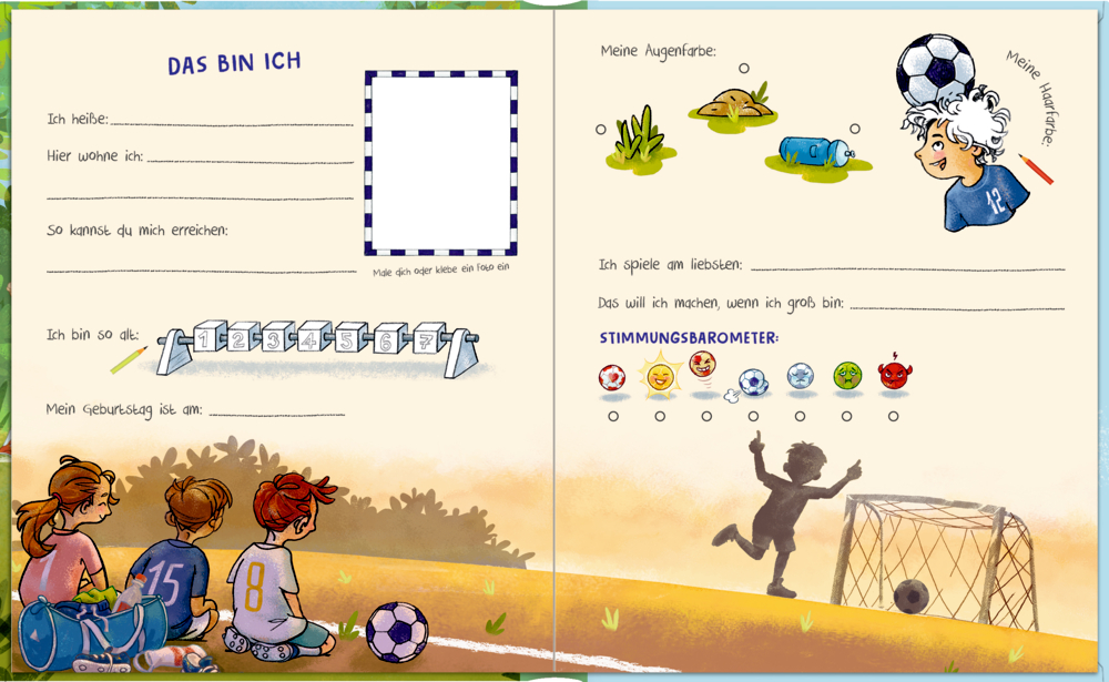 Bunte Scrapbook-Seite mit Fußball, Kindern und Feldern zum Ausfüllen von persönlichen Informationen.