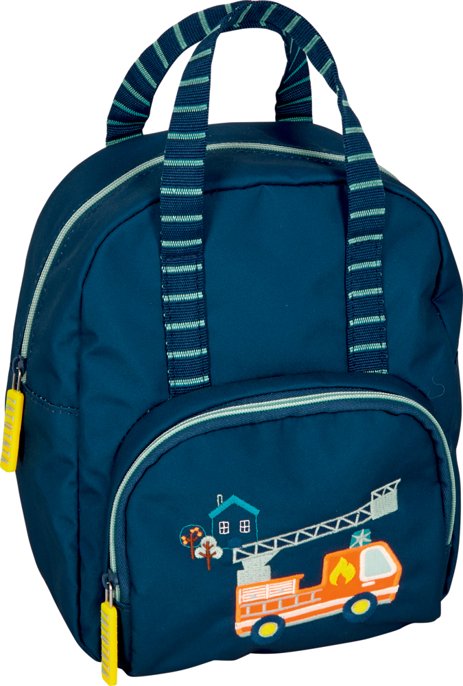 Blauer Kinderrucksack mit Feuerwehrauto und Haus auf der Vordertasche und gestreiften Tragegriffen.
