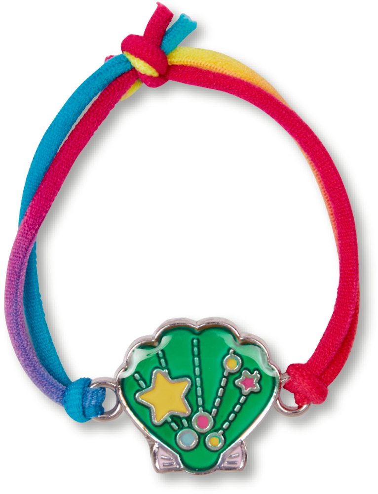 Buntes Armband mit einem grünen Muschelanhänger, Sternen und Punkten an einem Regenbogen-Gummiband.