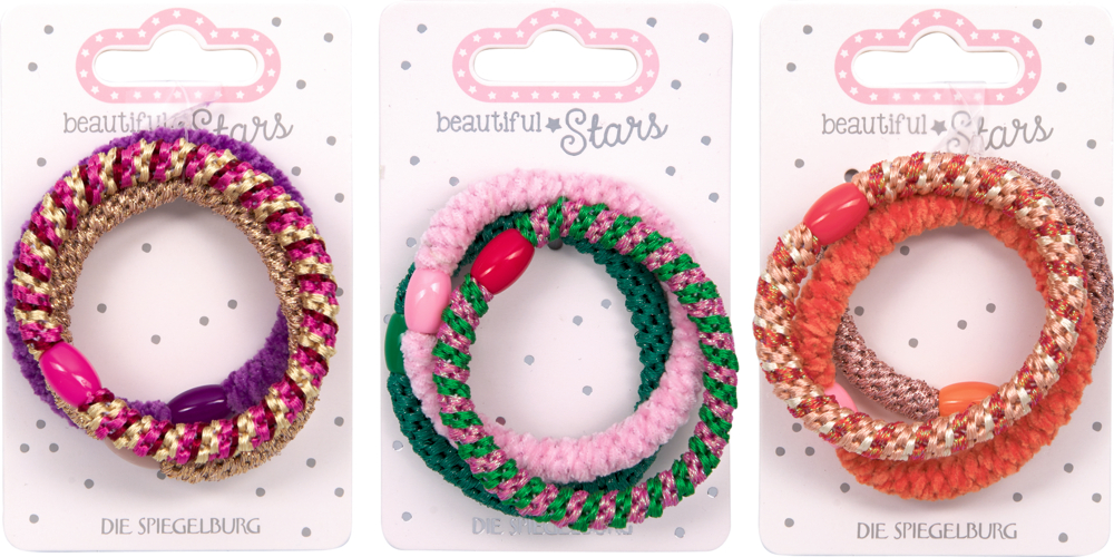 Drei Haargummisets aus geflochtenem Garn in Pink-Lila, Grün-Rosa und Orange-Rot auf Karten befestigt.