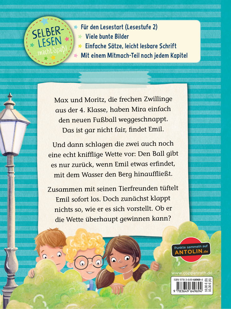 Buchrückseite mit Illustration von drei Kindern hinter Büschen, daneben Straßenlaterne und Textabschnitt auf blau gestreiftem Hintergrund.
