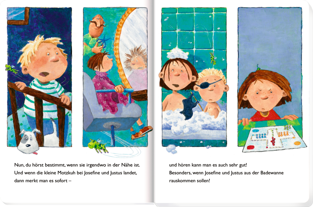 Buchinnenansicht mit einer winzige grüne Kuh mit blauen Flecken, die auf einem Legostein steht und mit einer Lupte betrachtet wird.