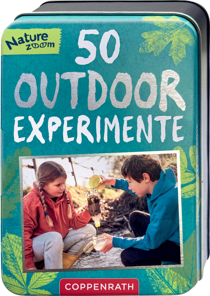 Blechdose „50 Outdoor-Experimente“ mit Foto von zwei Kindern beim Natur-Experiment.