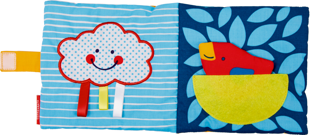 Stoff-Babybuch mit lächelnder Wolke auf einer Seite und rotem Vogel im gelben Nest auf der anderen.